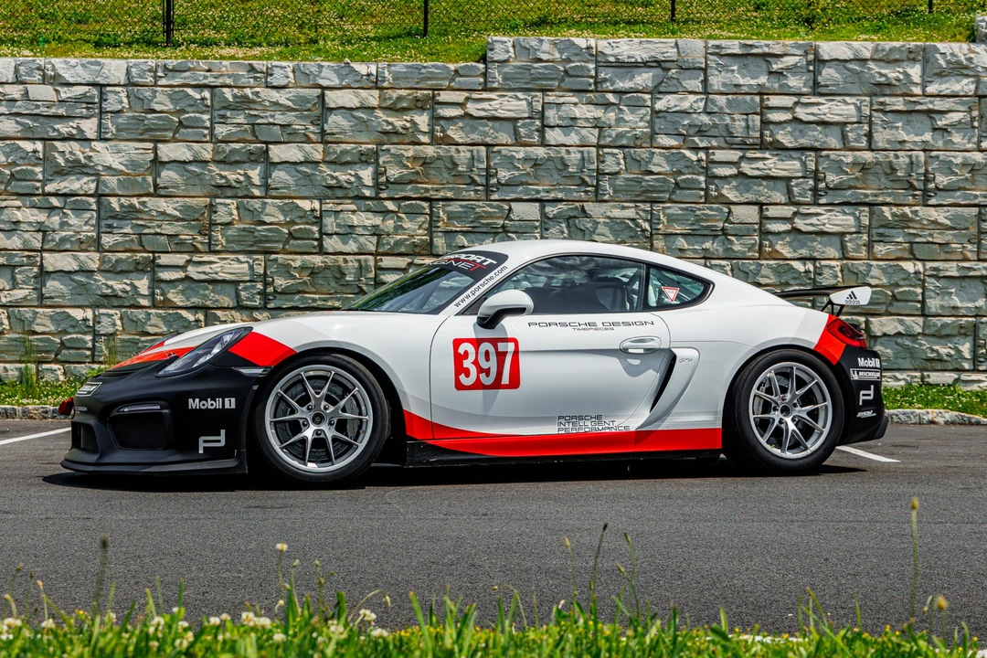 2016 Porsche 981 Cayman GT4 Clubsport - Image 29 of 31