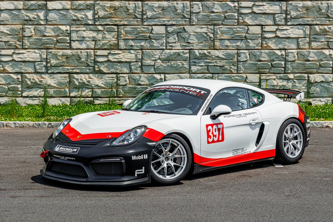 2016 Porsche 981 Cayman GT4 Clubsport - Image 2 of 31