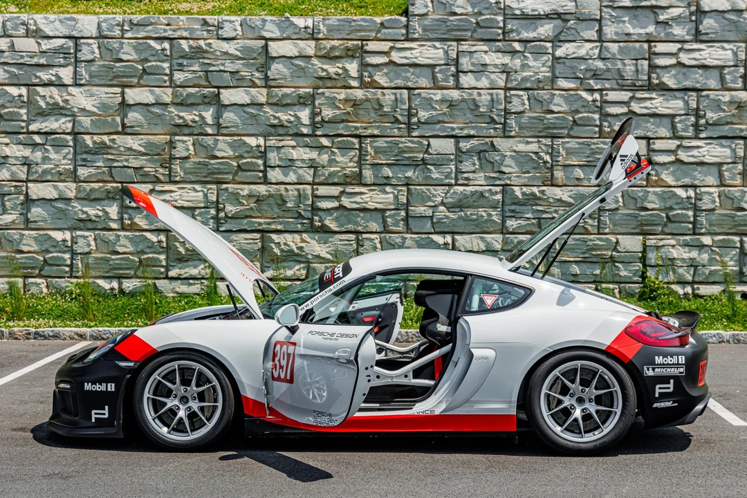 2016 Porsche 981 Cayman GT4 Clubsport - Image 31 of 31