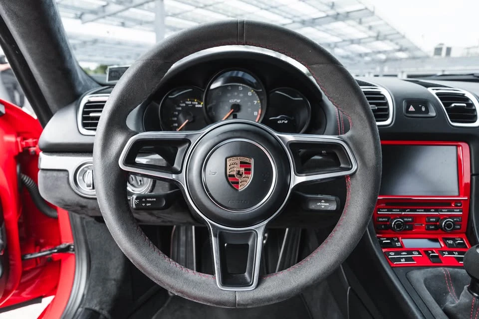 2016 Porsche 981 Cayman GT4 - Image 15 of 20
