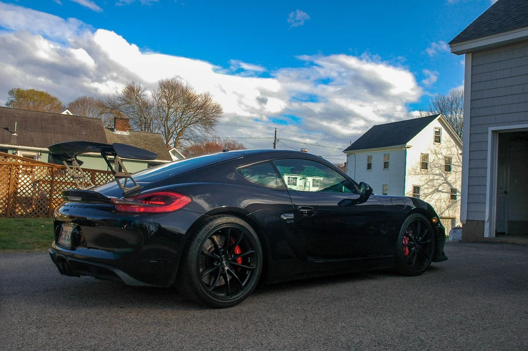 2016 Porsche 981 Cayman GT4 - Image 12 of 31