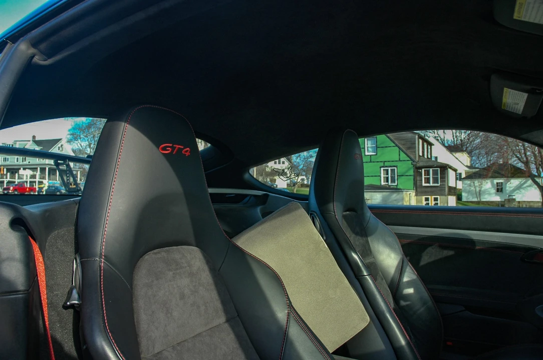 2016 Porsche 981 Cayman GT4 - Image 28 of 31