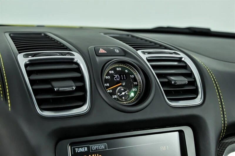 2016 Porsche 981 Cayman GT4 - Image 27 of 31