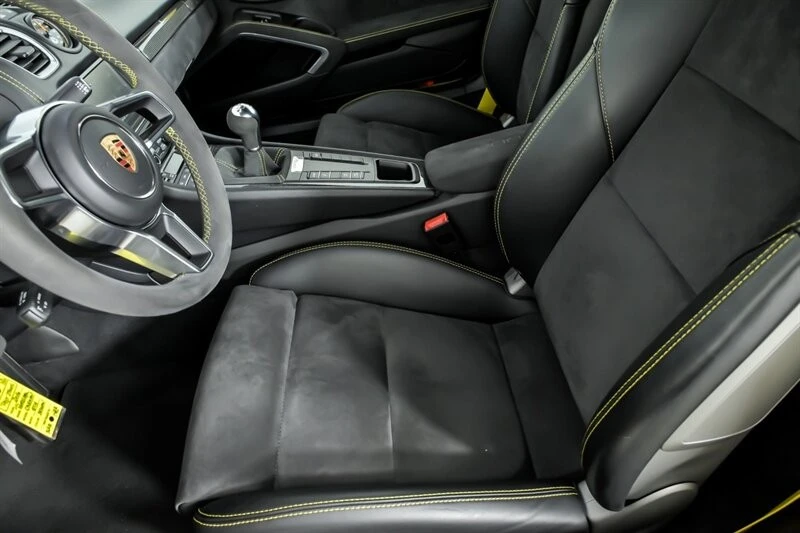 2016 Porsche 981 Cayman GT4 - Image 17 of 31