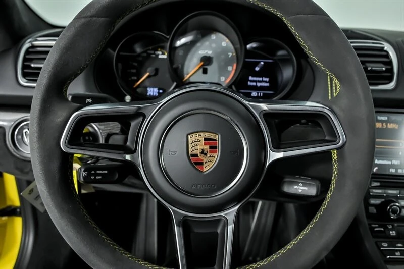 2016 Porsche 981 Cayman GT4 - Image 22 of 31