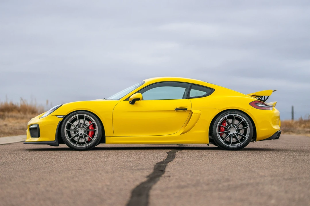 2016 Porsche 981 Cayman GT4 - Image 2 of 31
