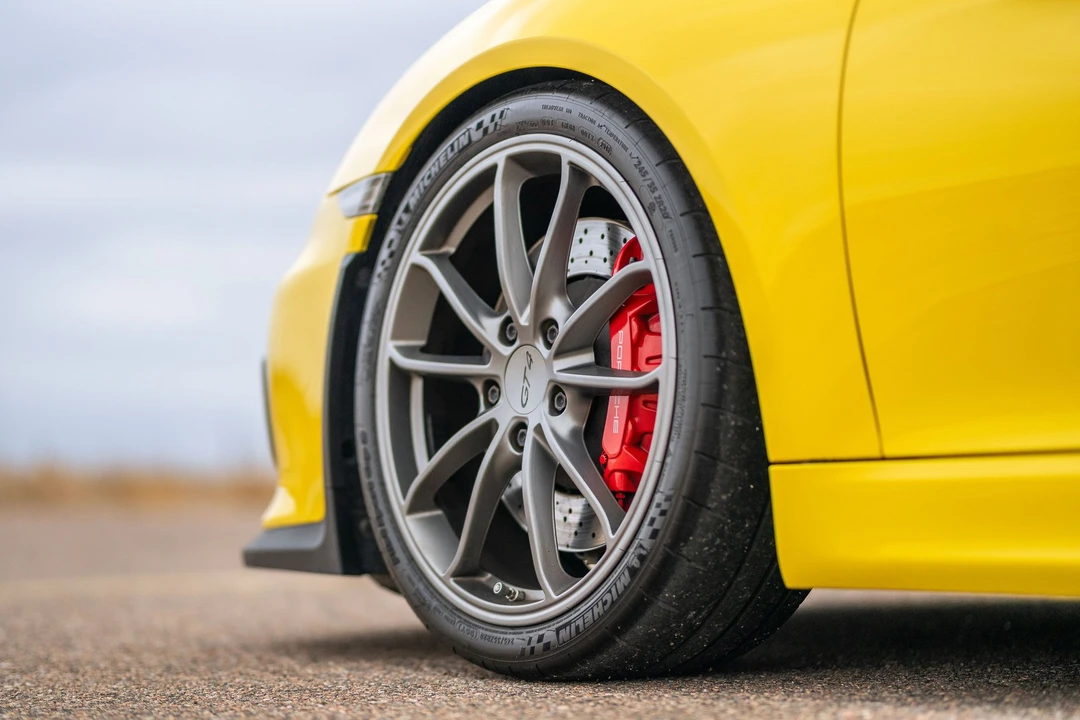 2016 Porsche 981 Cayman GT4 - Image 9 of 31