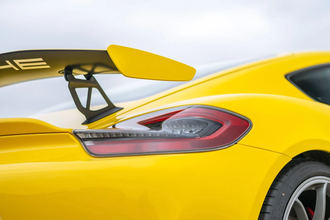 2016 Porsche 981 Cayman GT4 - Image 17 of 31