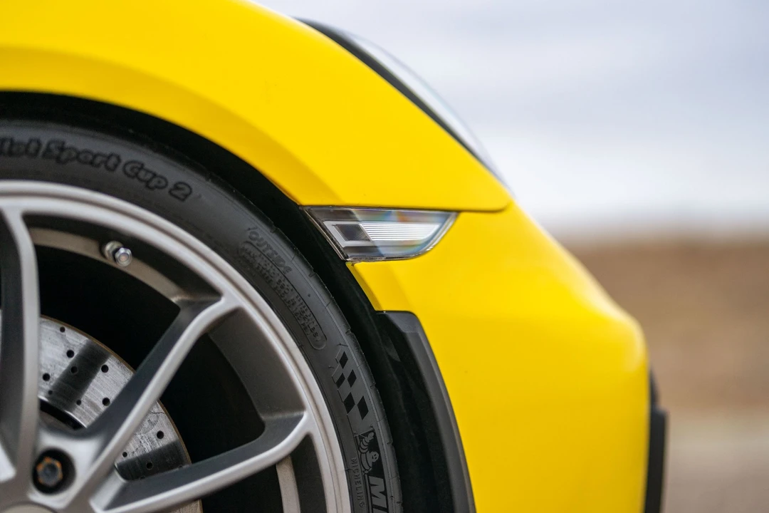 2016 Porsche 981 Cayman GT4 - Image 24 of 31
