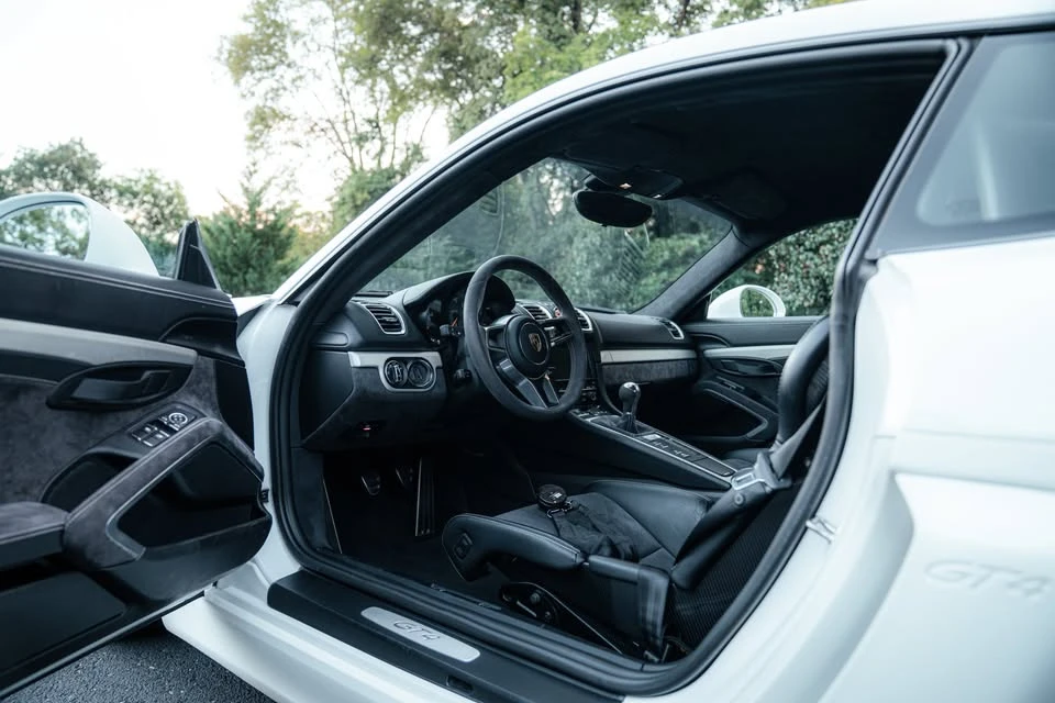 2016 Porsche 981 Cayman GT4 - Image 10 of 20