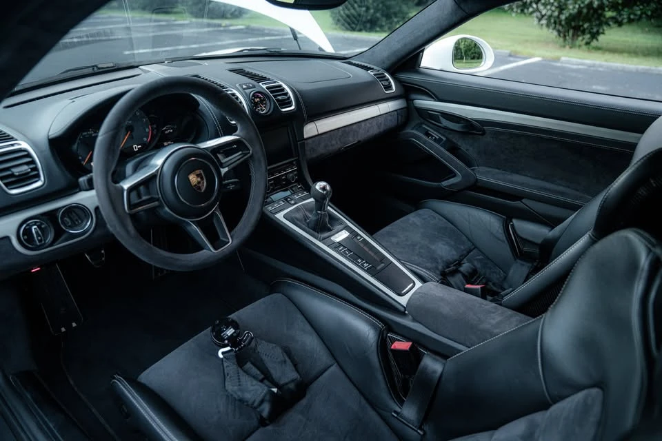 2016 Porsche 981 Cayman GT4 - Image 11 of 20
