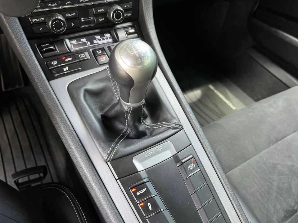 2016 Porsche 981 Cayman GT4 - Image 14 of 20