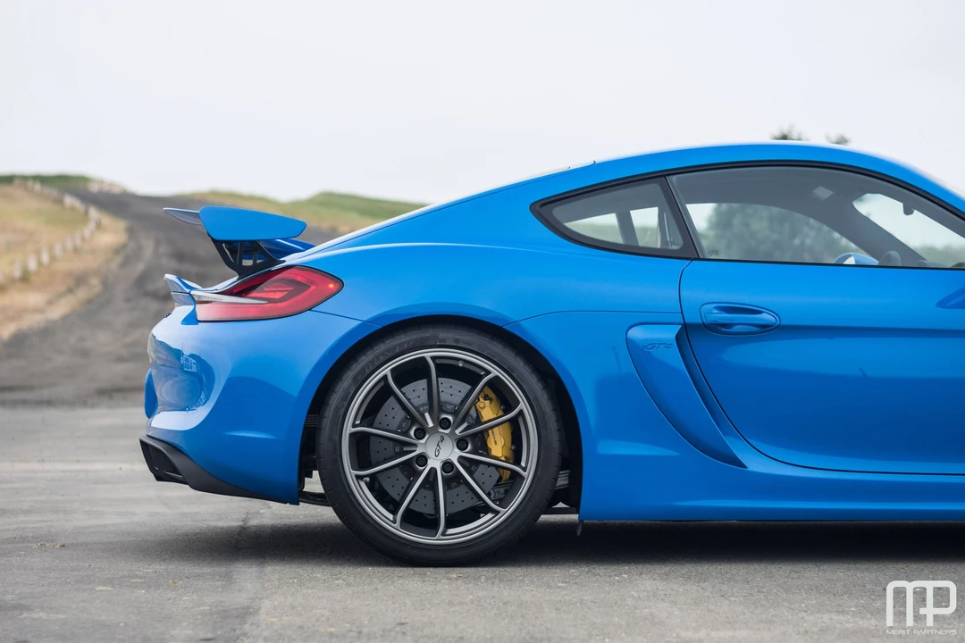 2016 Porsche 981 Cayman GT4 - Image 8 of 31