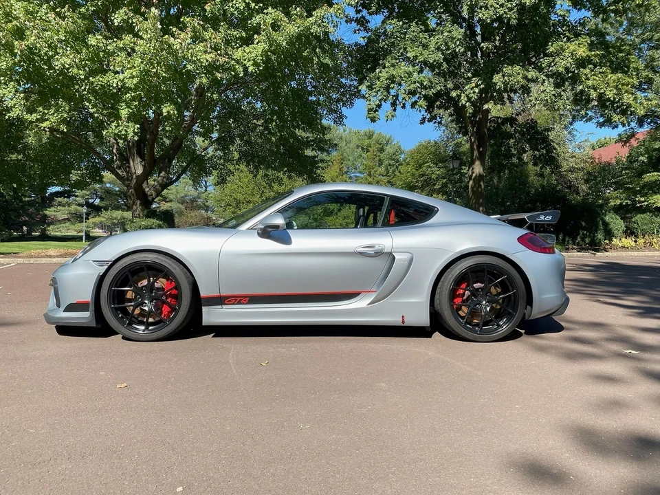 2016 Porsche 981 Cayman GT4 - Image 8 of 20