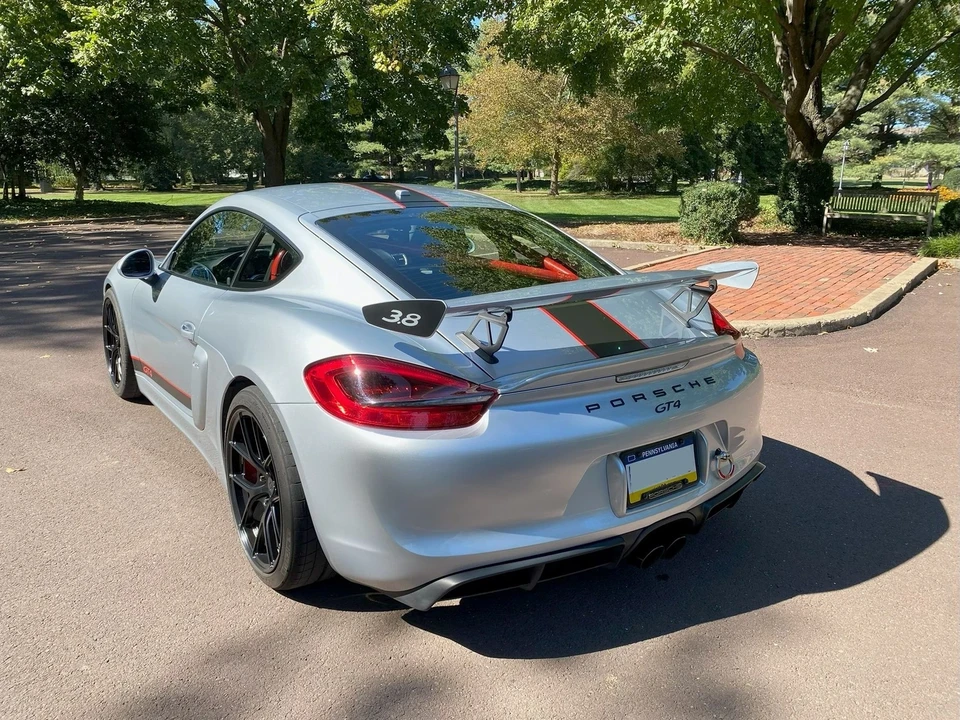 2016 Porsche 981 Cayman GT4 - Image 4 of 20
