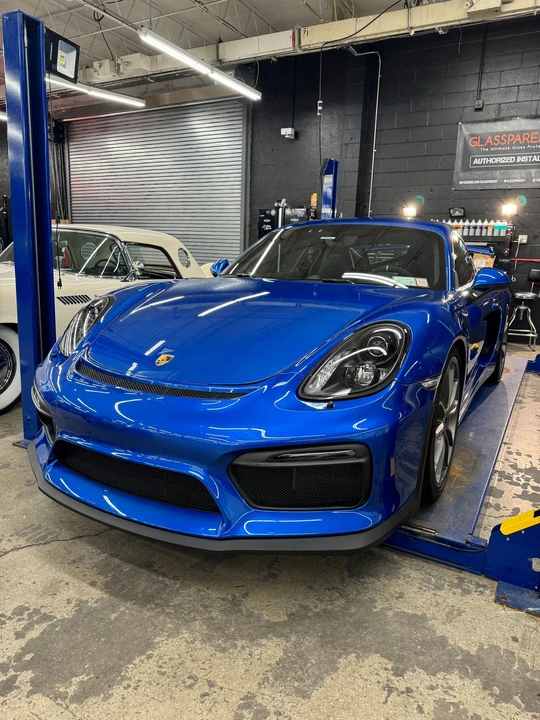 2016 Porsche 981 Cayman GT4 - Image 2 of 17