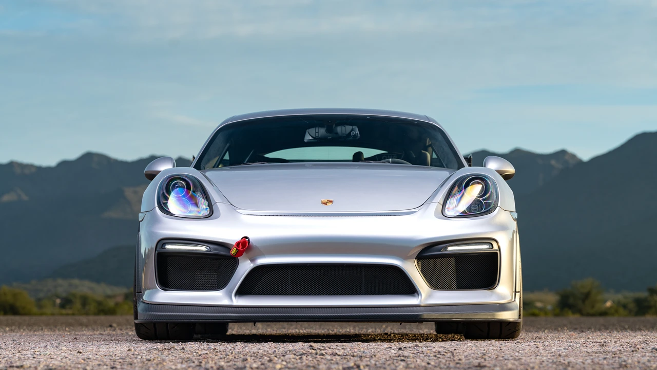 2016 Porsche 981 Cayman GT4 - Image 8 of 31