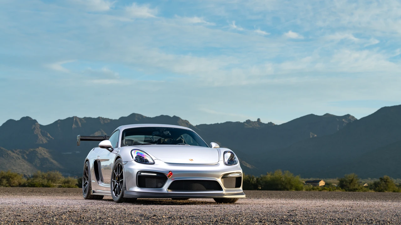 2016 Porsche 981 Cayman GT4 - Image 10 of 31