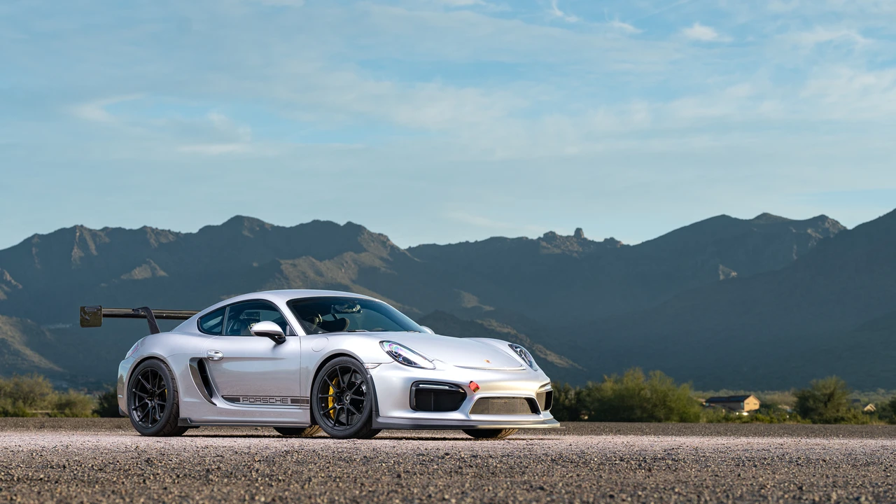 2016 Porsche 981 Cayman GT4 - Image 11 of 31