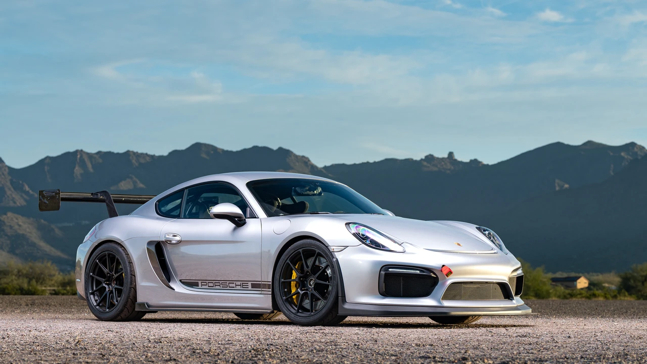 2016 Porsche 981 Cayman GT4 - Image 12 of 31