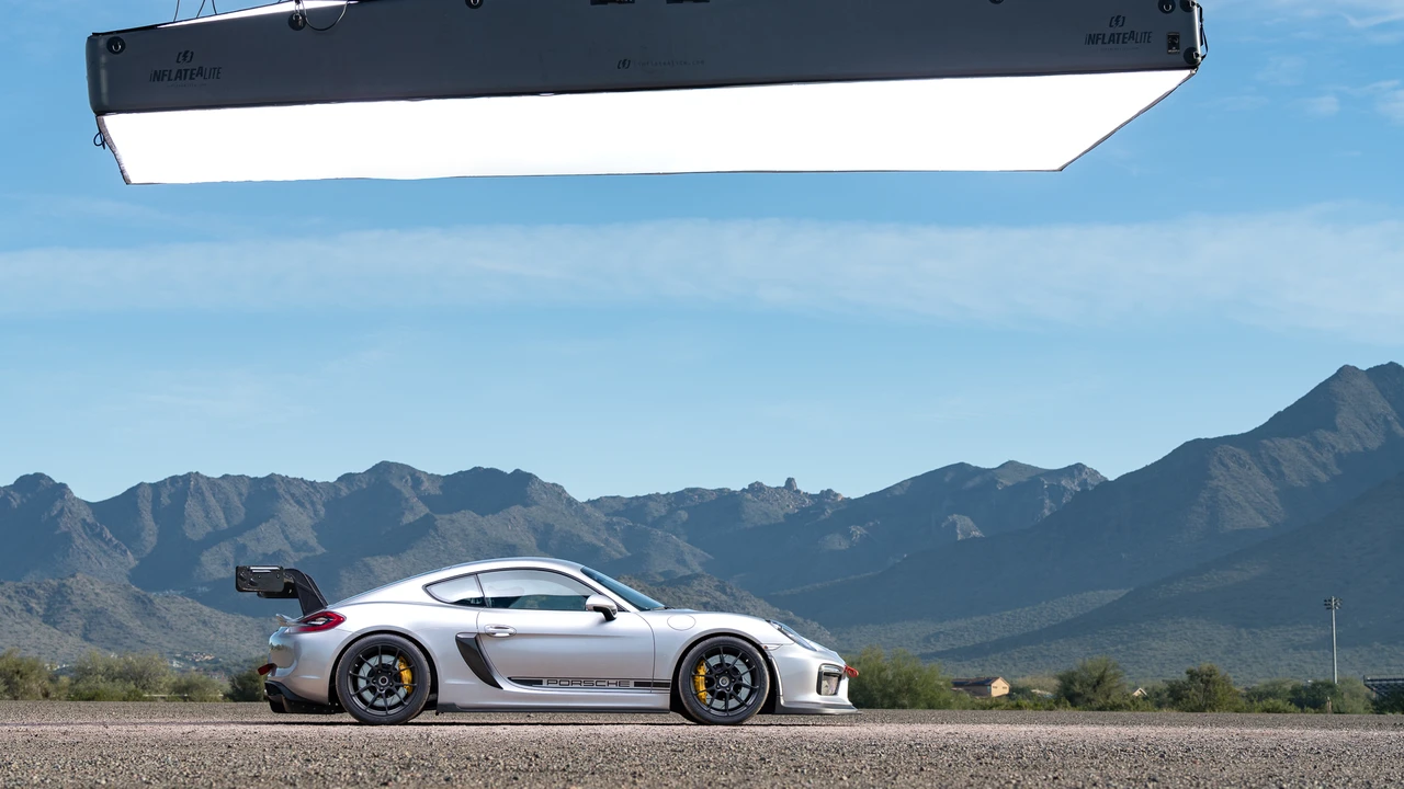 2016 Porsche 981 Cayman GT4 - Image 15 of 31