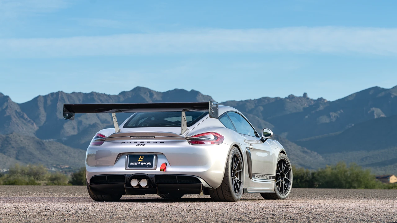 2016 Porsche 981 Cayman GT4 - Image 20 of 31