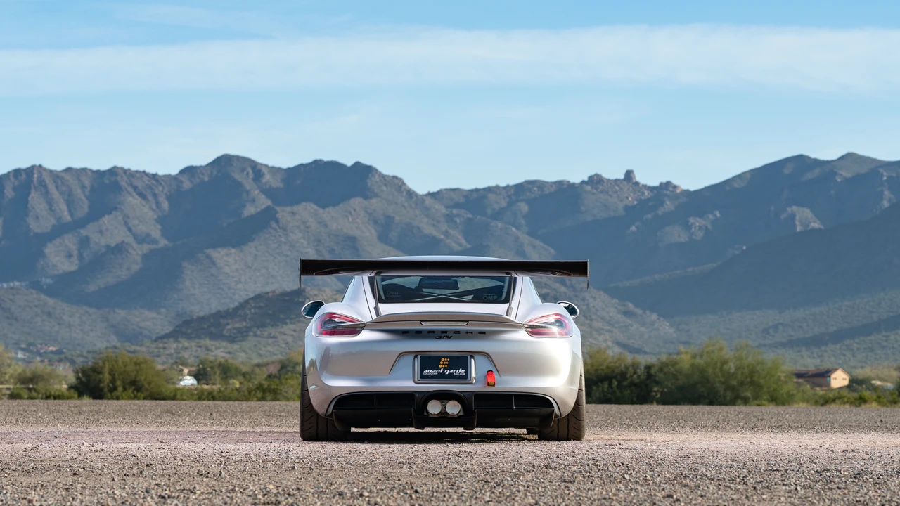 2016 Porsche 981 Cayman GT4 - Image 22 of 31