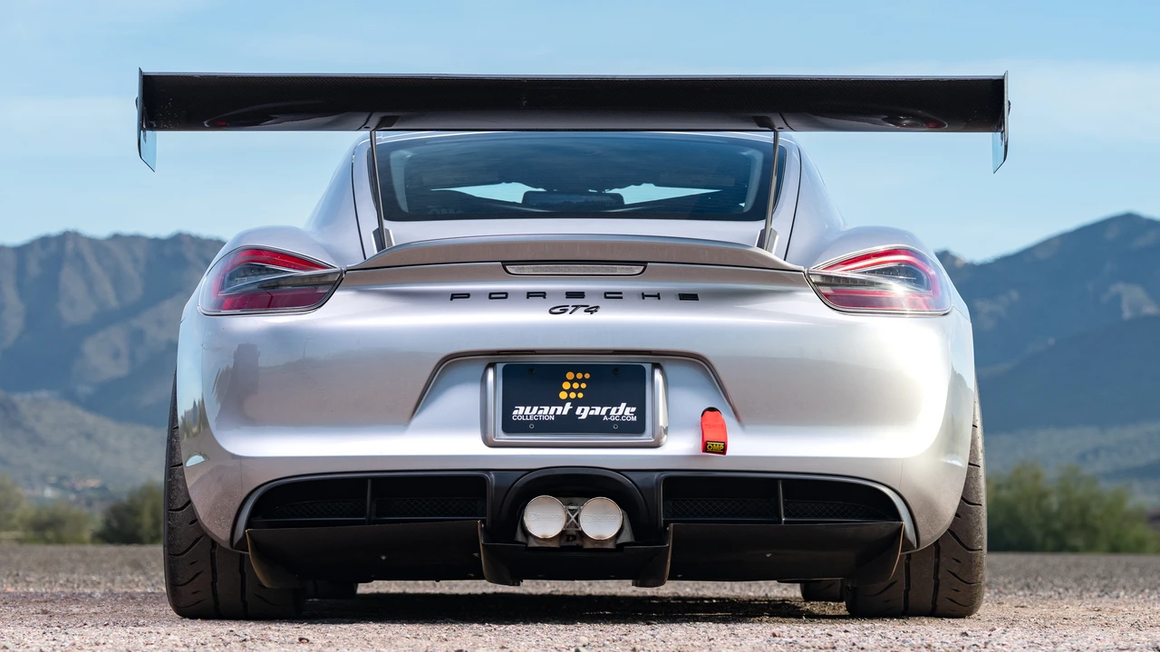 2016 Porsche 981 Cayman GT4 - Image 24 of 31
