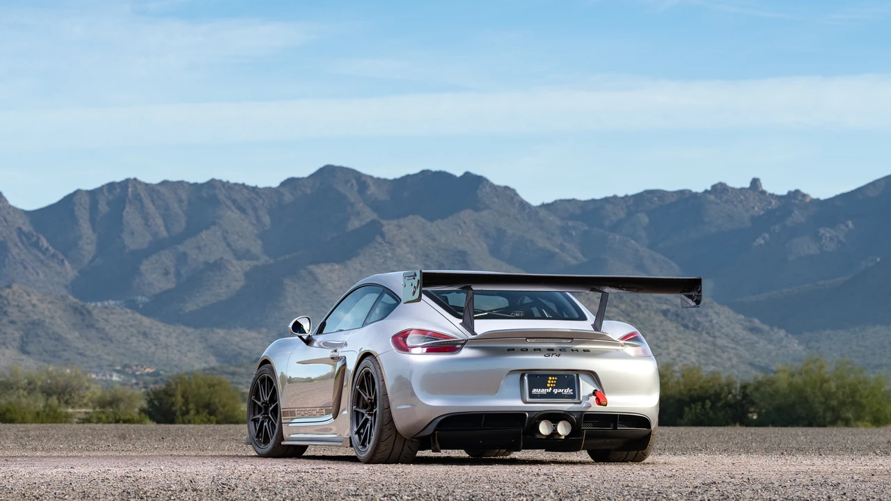 2016 Porsche 981 Cayman GT4 - Image 25 of 31