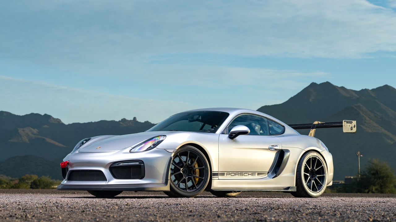 2016 Porsche 981 Cayman GT4 - Image 3 of 31