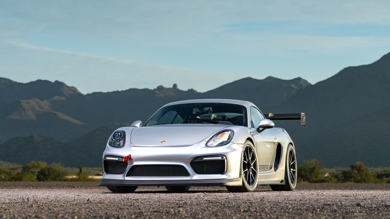2016 Porsche 981 Cayman GT4 - Image 5 of 31