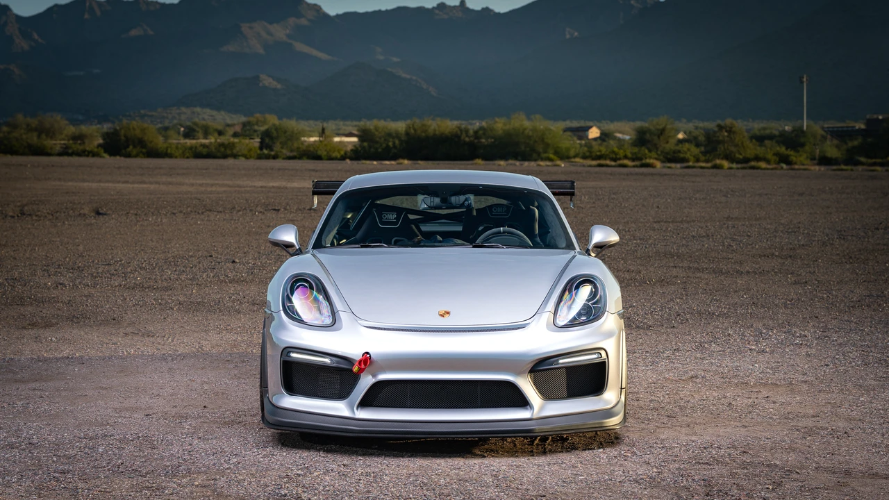 2016 Porsche 981 Cayman GT4 - Image 7 of 31
