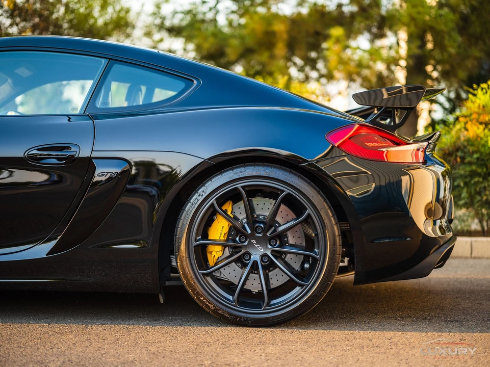 2016 Porsche 981 Cayman GT4 - Image 11 of 23