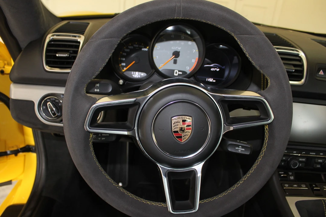 2016 Porsche 981 Cayman GT4 - Image 8 of 11