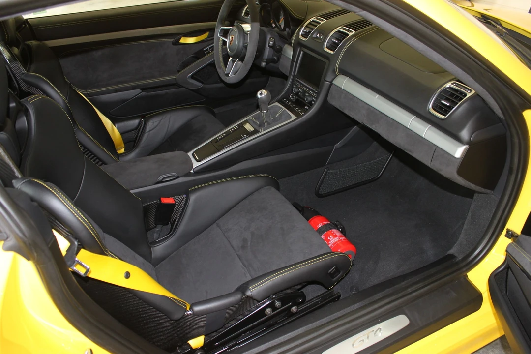 2016 Porsche 981 Cayman GT4 - Image 9 of 11
