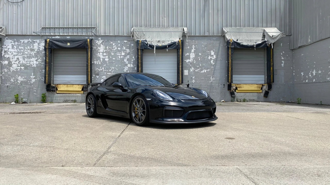 2016 Porsche 981 Cayman GT4 - Image 25 of 31