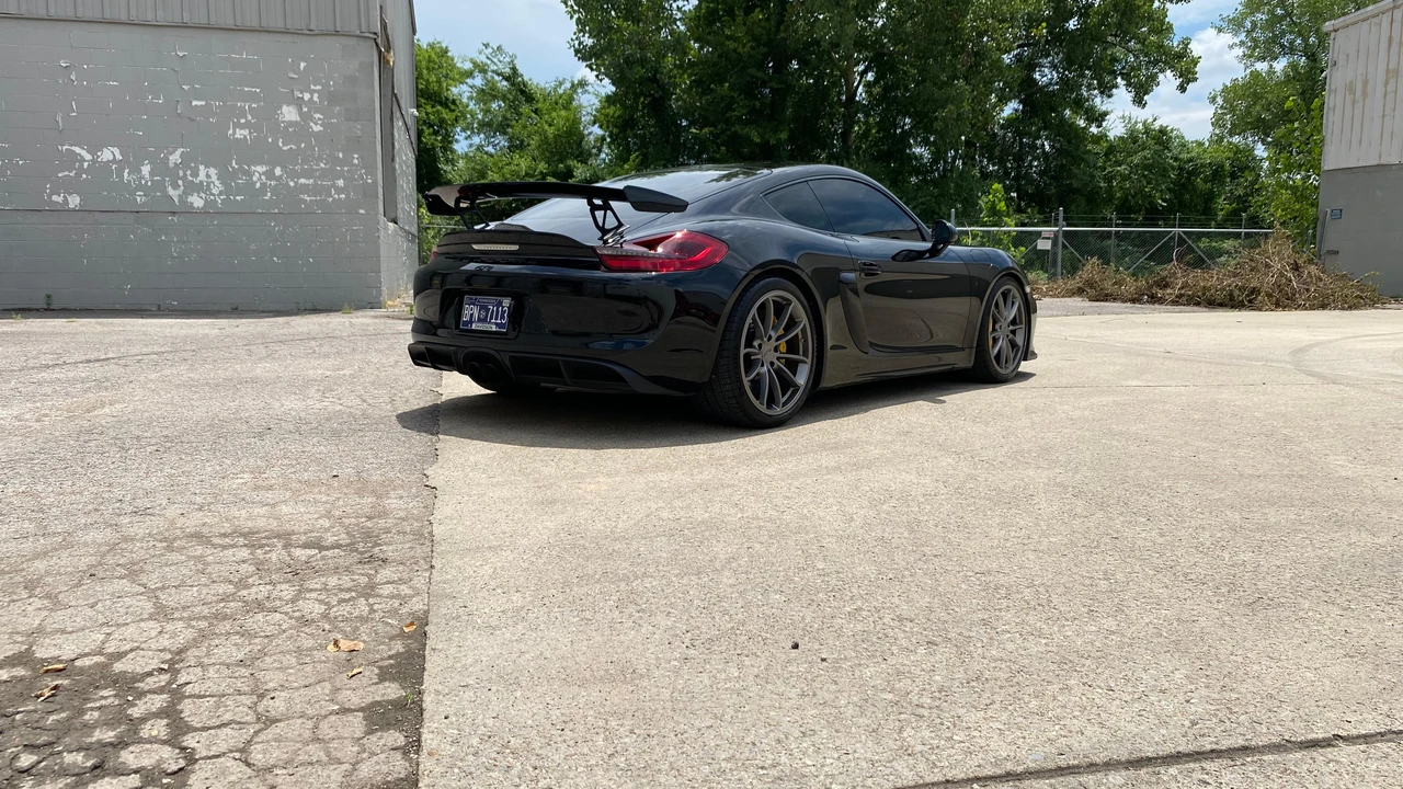 2016 Porsche 981 Cayman GT4 - Image 21 of 31