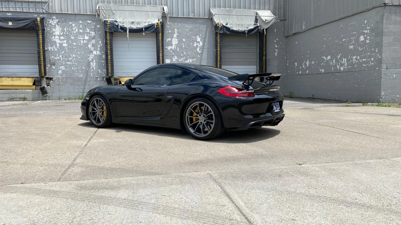 2016 Porsche 981 Cayman GT4 - Image 14 of 31