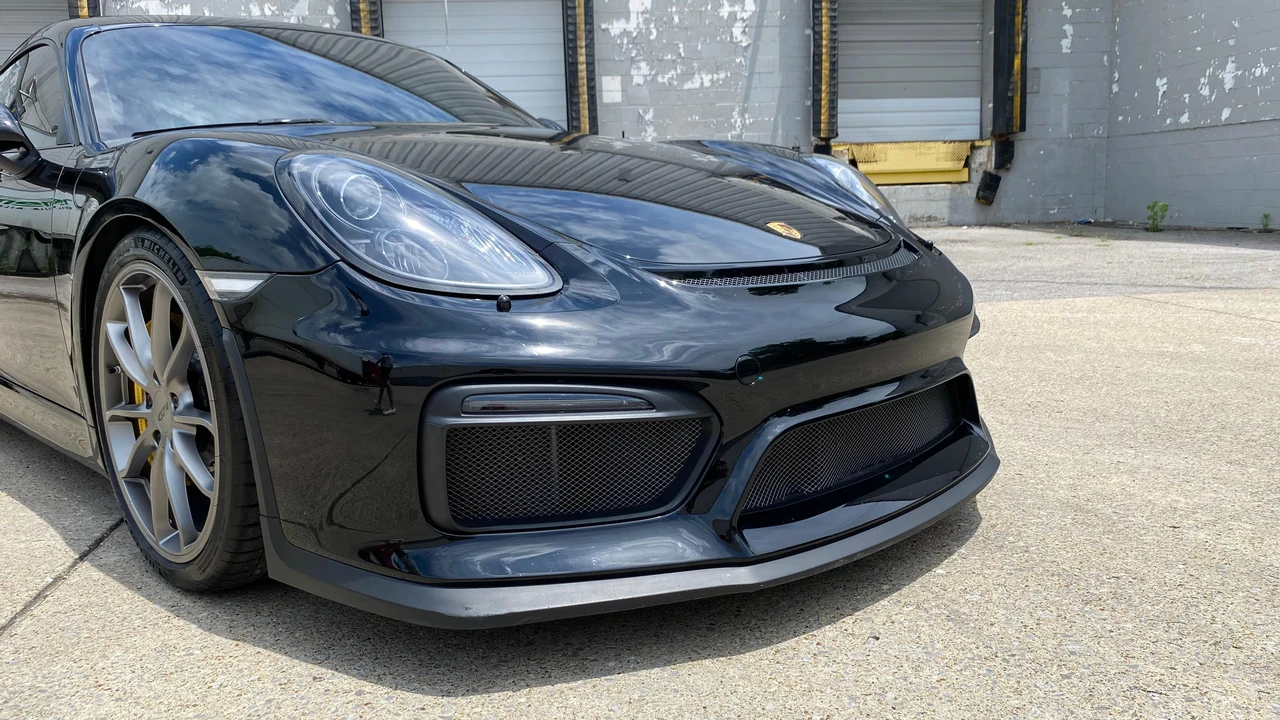 2016 Porsche 981 Cayman GT4 - Image 26 of 31