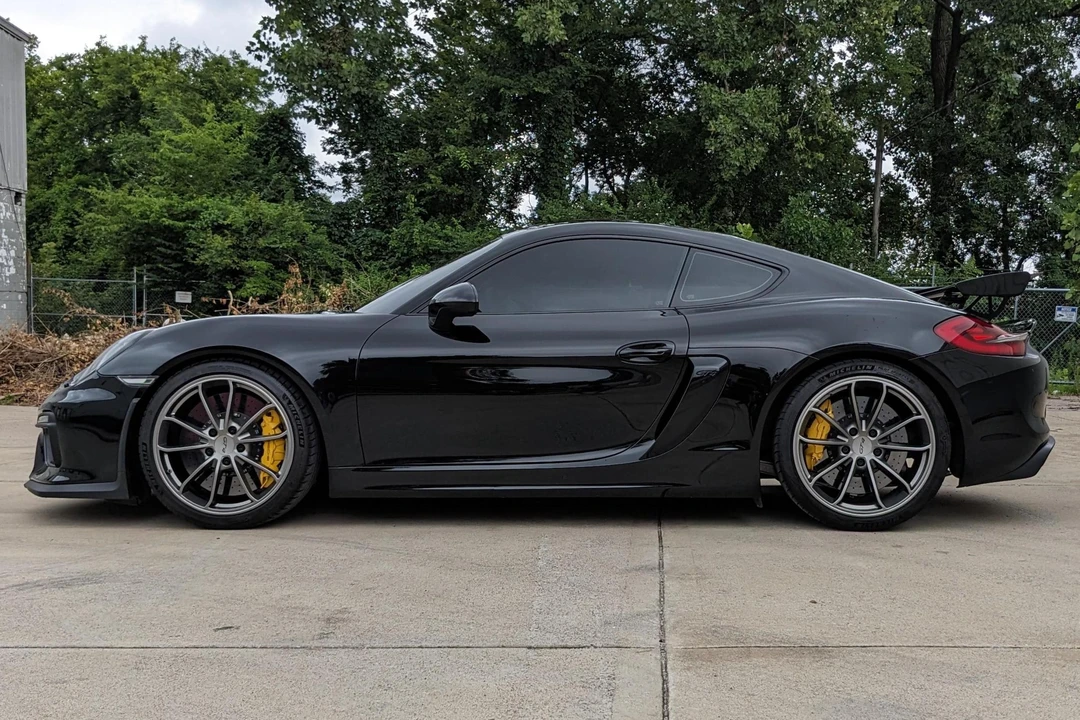 2016 Porsche 981 Cayman GT4 - Image 3 of 31