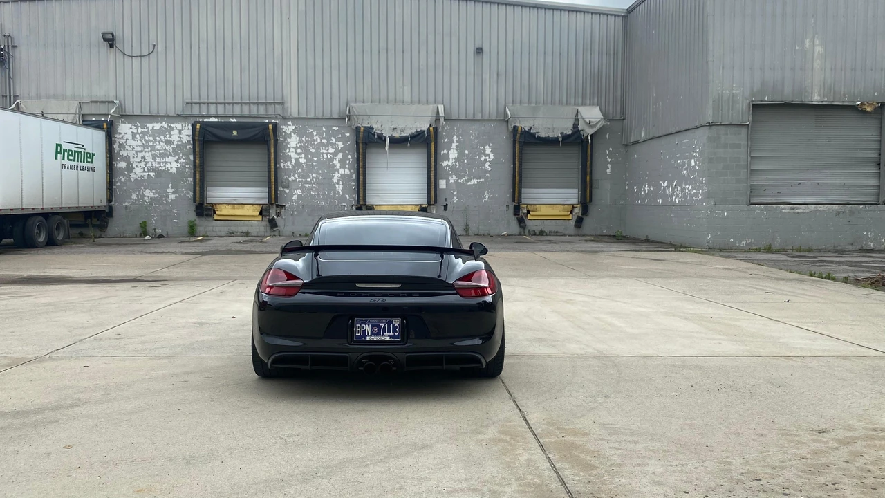 2016 Porsche 981 Cayman GT4 - Image 19 of 31