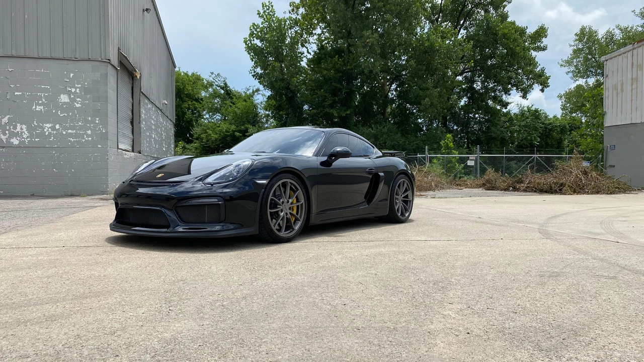 2016 Porsche 981 Cayman GT4 - Image 10 of 31