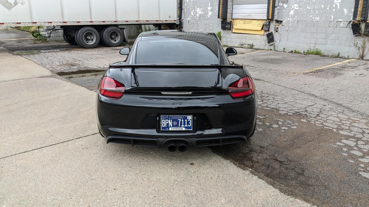 2016 Porsche 981 Cayman GT4 - Image 17 of 31