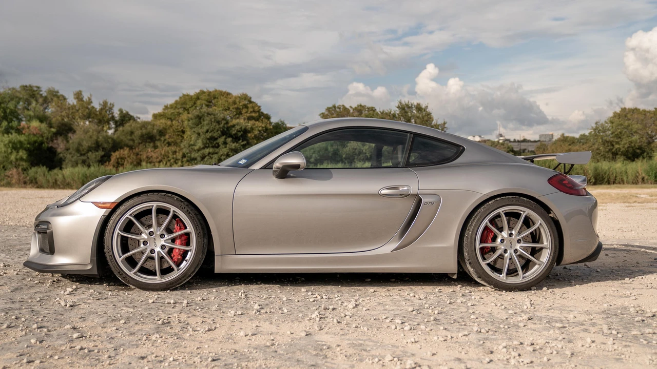 2016 Porsche 981 Cayman GT4 - Image 6 of 31