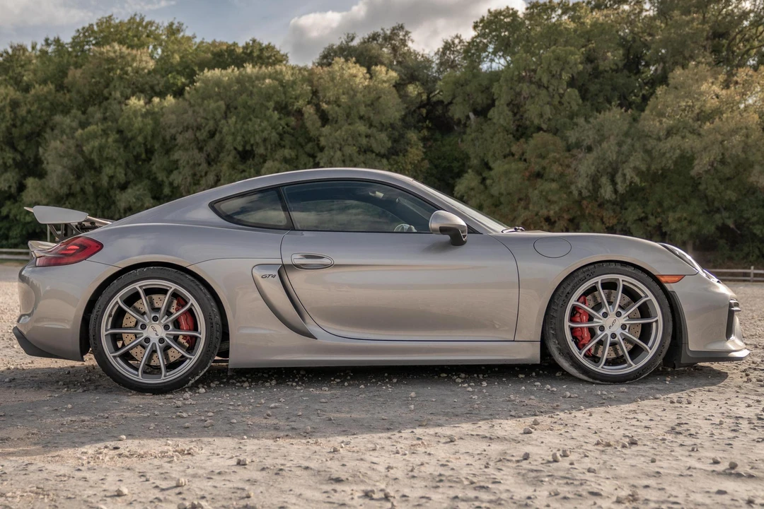 2016 Porsche 981 Cayman GT4 - Image 3 of 31