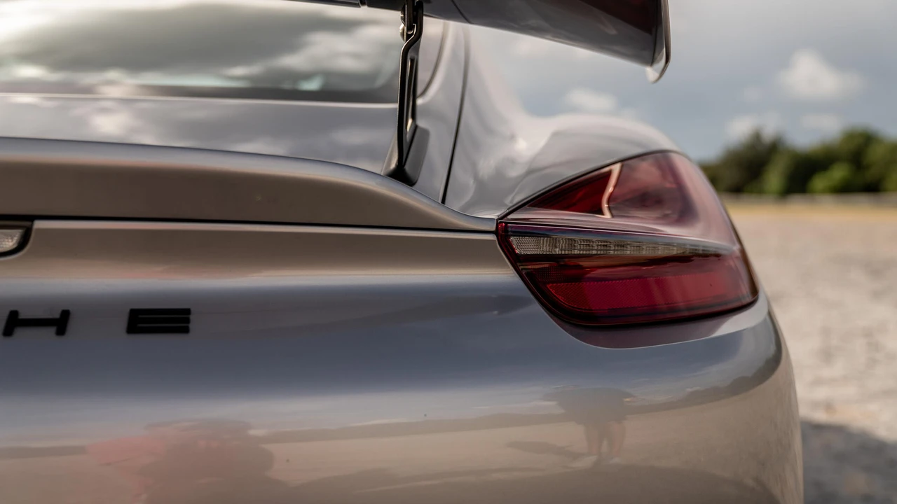 2016 Porsche 981 Cayman GT4 - Image 29 of 31