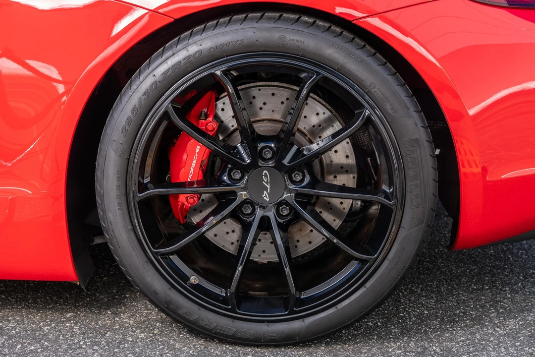 2016 Porsche 981 Cayman GT4 - Image 27 of 31