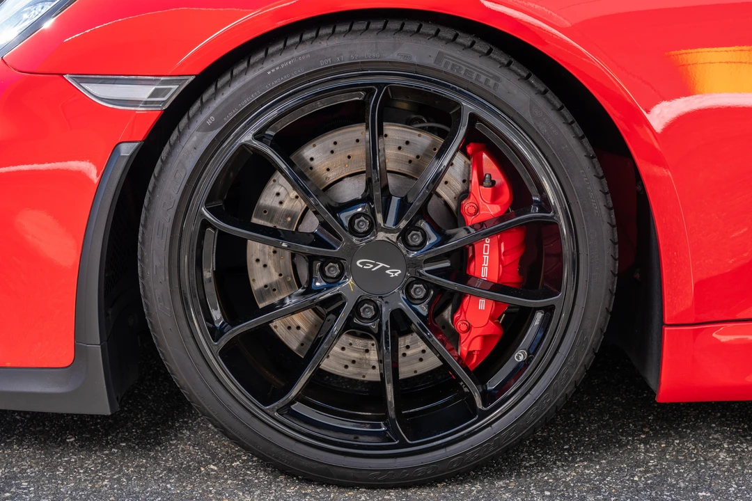 2016 Porsche 981 Cayman GT4 - Image 26 of 31