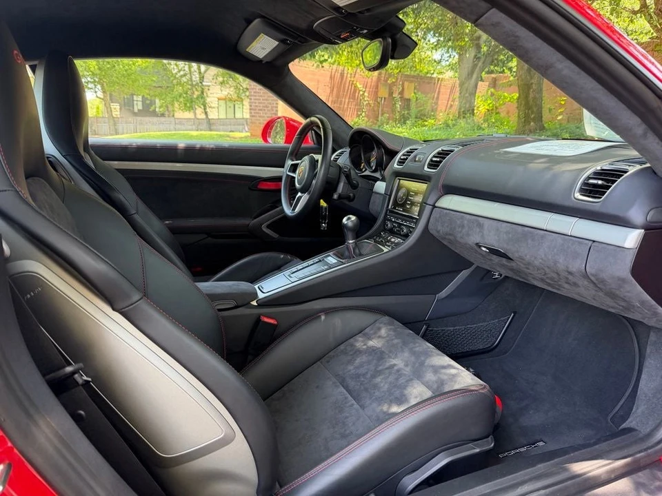 2016 Porsche 981 Cayman GT4 - Image 18 of 27
