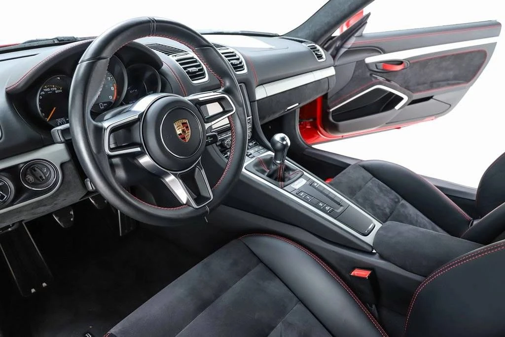 2016 Porsche 981 Cayman GT4 - Image 4 of 5